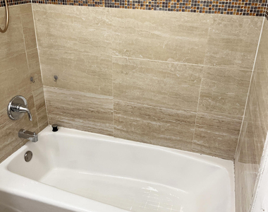 4050 Ne 12th Terrace - Photo Thumbnail 8