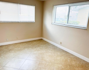 4050 Ne 12th Terrace - Photo Thumbnail 6