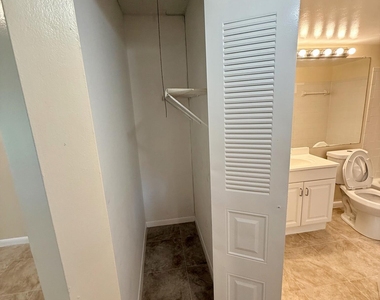 1142 Coral Club Drive - Photo Thumbnail 9