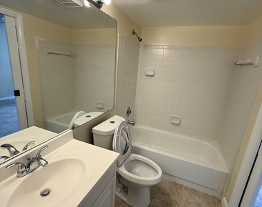 1142 Coral Club Drive - Photo Thumbnail 7