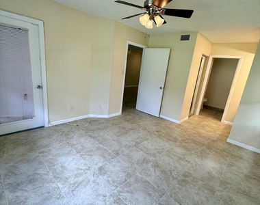 1142 Coral Club Drive - Photo Thumbnail 12