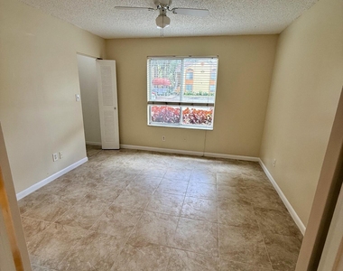 1142 Coral Club Drive - Photo Thumbnail 5