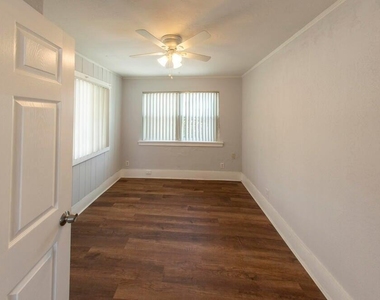 4116 Virginia Terrace - Photo Thumbnail 17