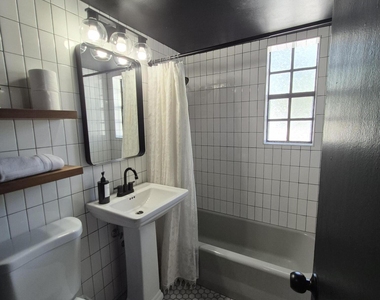 1007 Se 2nd Court - Photo Thumbnail 6