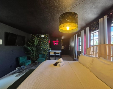 1007 Se 2nd Court - Photo Thumbnail 1