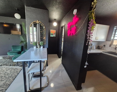 1007 Se 2nd Court - Photo Thumbnail 2