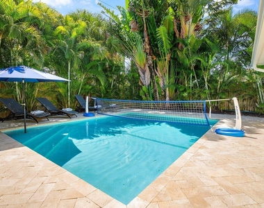 671 Lindell Boulevard - Photo Thumbnail 42