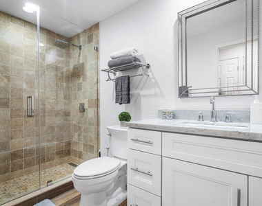 671 Lindell Boulevard - Photo Thumbnail 32