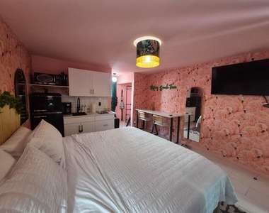 1007 Se 2nd Court - Photo Thumbnail 2