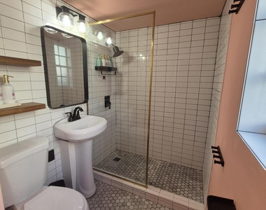 1007 Se 2nd Court - Photo Thumbnail 4
