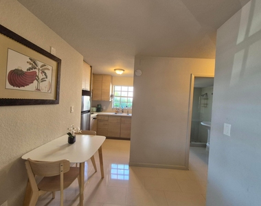 1007 Se 2nd Court - Photo Thumbnail 2