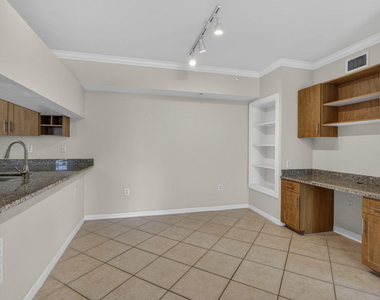 6510 Emerald Dunes Drive - Photo Thumbnail 13
