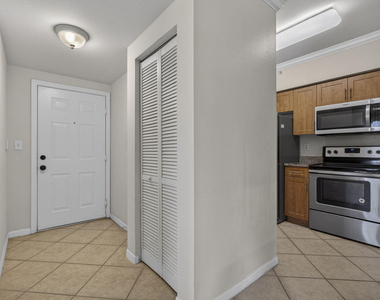 6510 Emerald Dunes Drive - Photo Thumbnail 5