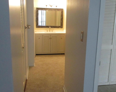 6751 N University Drive - Photo Thumbnail 14