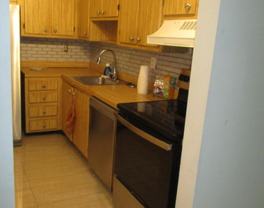 6751 N University Drive - Photo Thumbnail 3