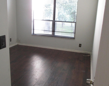 6751 N University Drive - Photo Thumbnail 6