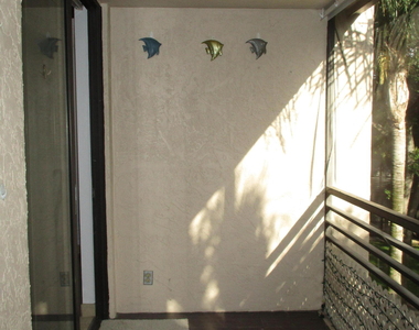 6751 N University Drive - Photo Thumbnail 15