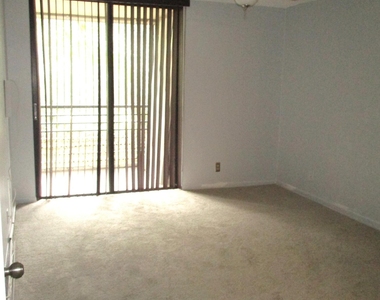 6751 N University Drive - Photo Thumbnail 12