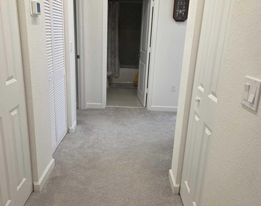 4917 Peacock Way - Photo Thumbnail 10