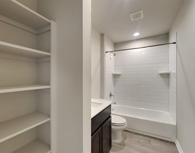4301 Moonlight Road - Photo Thumbnail 12
