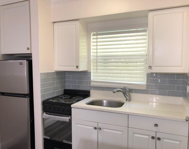 3205 Ne 9th Street - Photo Thumbnail 4