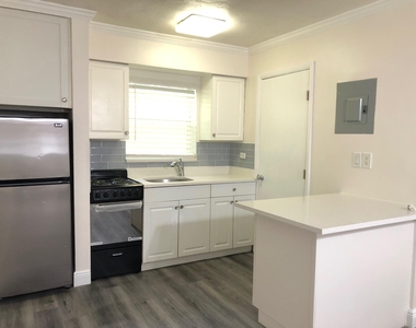 3205 Ne 9th Street - Photo Thumbnail 1