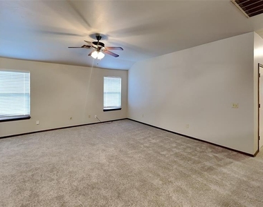 1720 W Palm Place - Photo Thumbnail 3