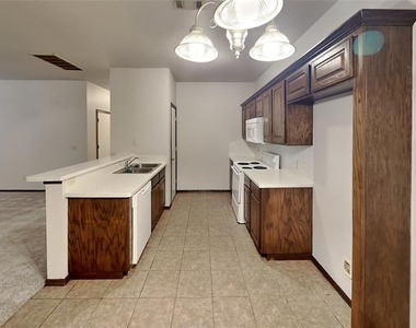 1720 W Palm Place - Photo Thumbnail 6