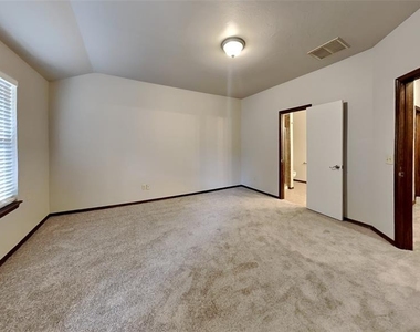 1720 W Palm Place - Photo Thumbnail 10