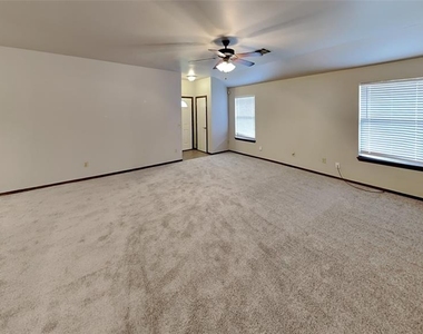 1720 W Palm Place - Photo Thumbnail 4