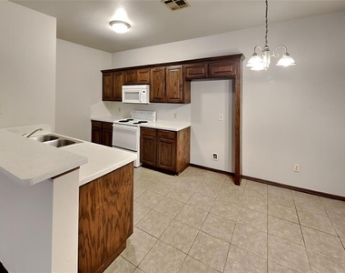 1720 W Palm Place - Photo Thumbnail 7