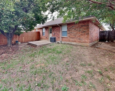 1720 W Palm Place - Photo Thumbnail 16