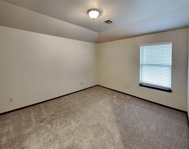 1720 W Palm Place - Photo Thumbnail 15