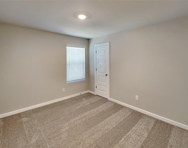 2933 Ember Drive - Photo Thumbnail 17