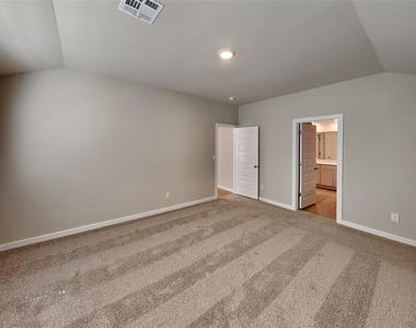 2933 Ember Drive - Photo Thumbnail 9