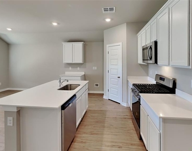 2933 Ember Drive - Photo Thumbnail 6