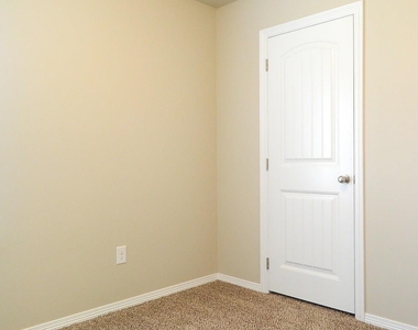 204 Saint Charles Way - Photo Thumbnail 11