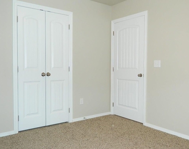 204 Saint Charles Way - Photo Thumbnail 10