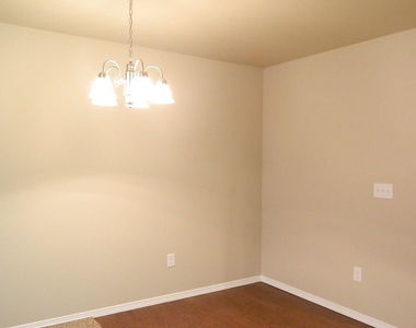204 Saint Charles Way - Photo Thumbnail 7