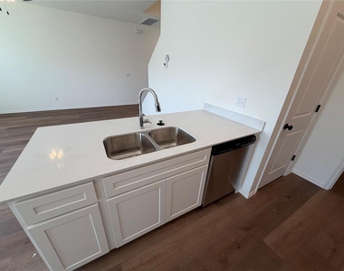 303 Aaran Way - Photo Thumbnail 20