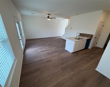 303 Aaran Way - Photo Thumbnail 24