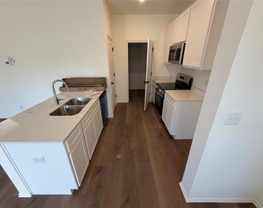 303 Aaran Way - Photo Thumbnail 26