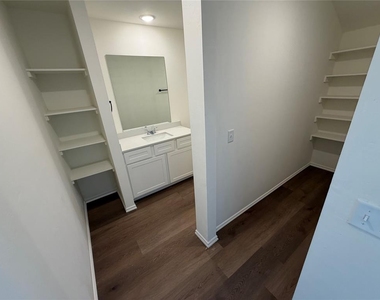 303 Aaran Way - Photo Thumbnail 29
