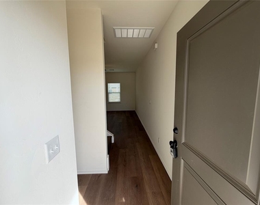 303 Aaran Way - Photo Thumbnail 20