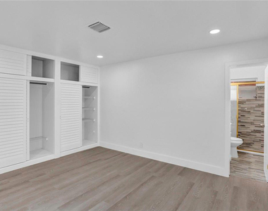 1013 Se 14th Court - Photo Thumbnail 36