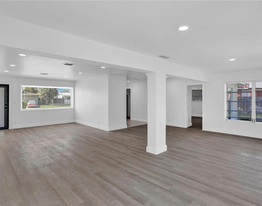 1013 Se 14th Court - Photo Thumbnail 18