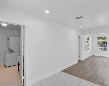1013 Se 14th Court - Photo Thumbnail 22