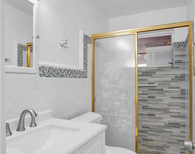 1013 Se 14th Court - Photo Thumbnail 6