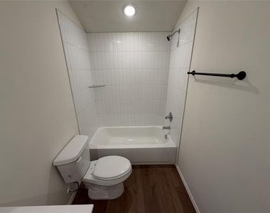 301 Aaran Way - Photo Thumbnail 18