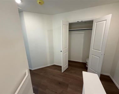301 Aaran Way - Photo Thumbnail 6